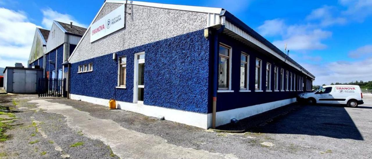 Exterior de las instalaciones de Eiranova Fisheries ,en Castletownbere