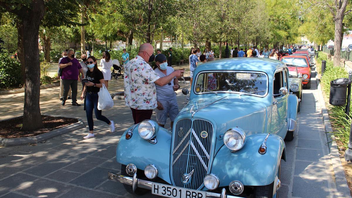 Concentración de coches clásicos en Antequera