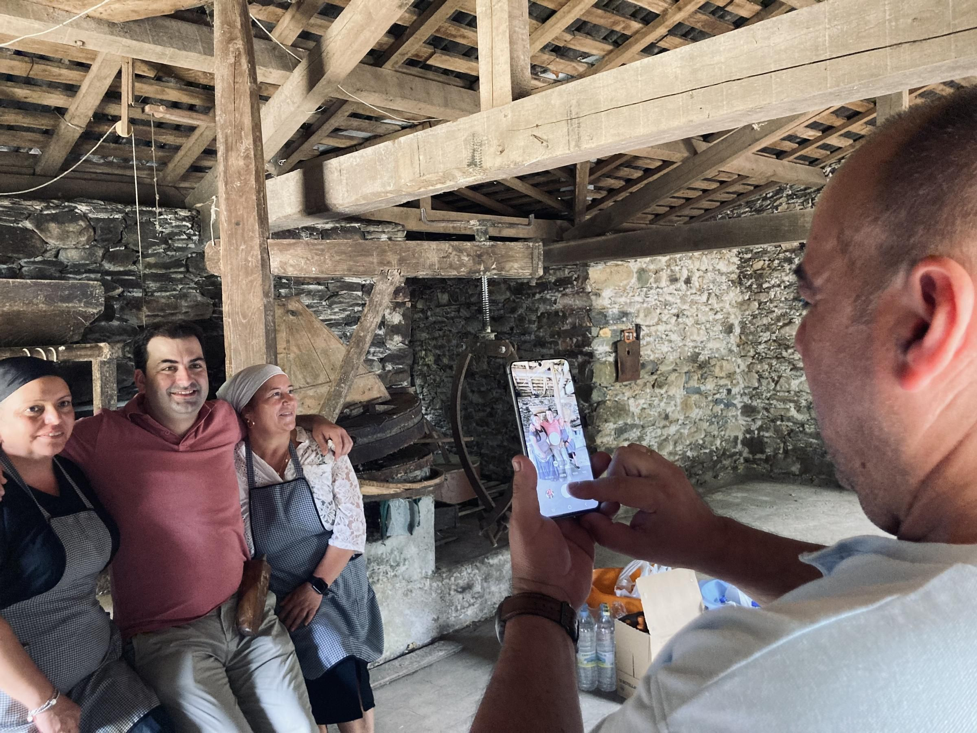 Faena en La Barraca: así fue la fiesta de la hierba en el pequeño pueblo salense