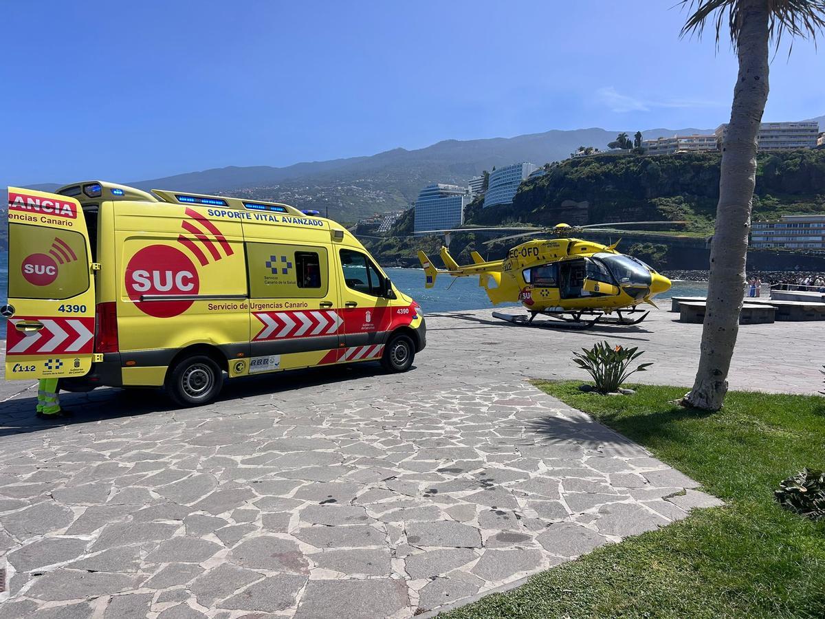 Evacuada en estado crítico de unas piscinas de Puerto de la Cruz
