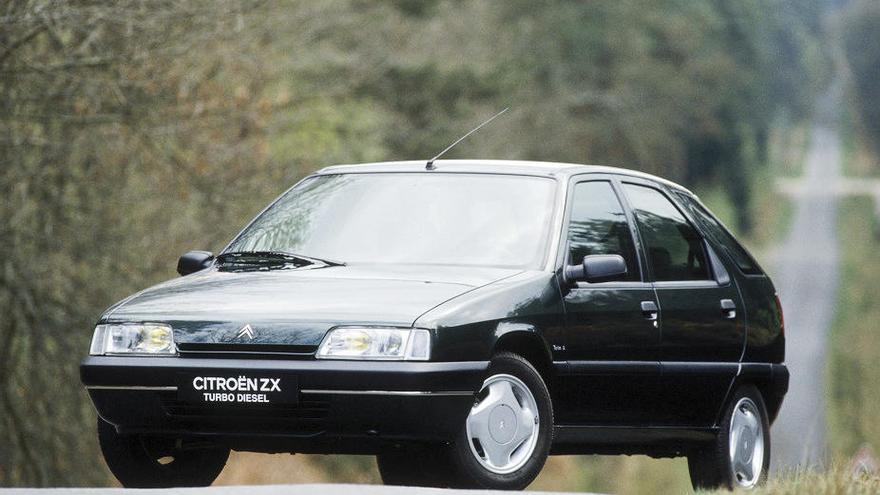 Imagen de un modelo Citroën ZX de cinco puertas. // FdV