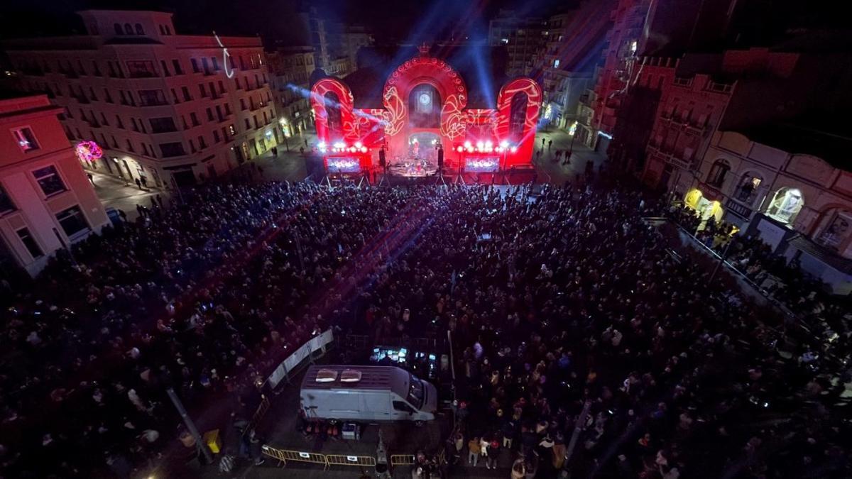 Verbena de fin de año en la plaça Corsini de Tarragona, en una imagen de archivo.