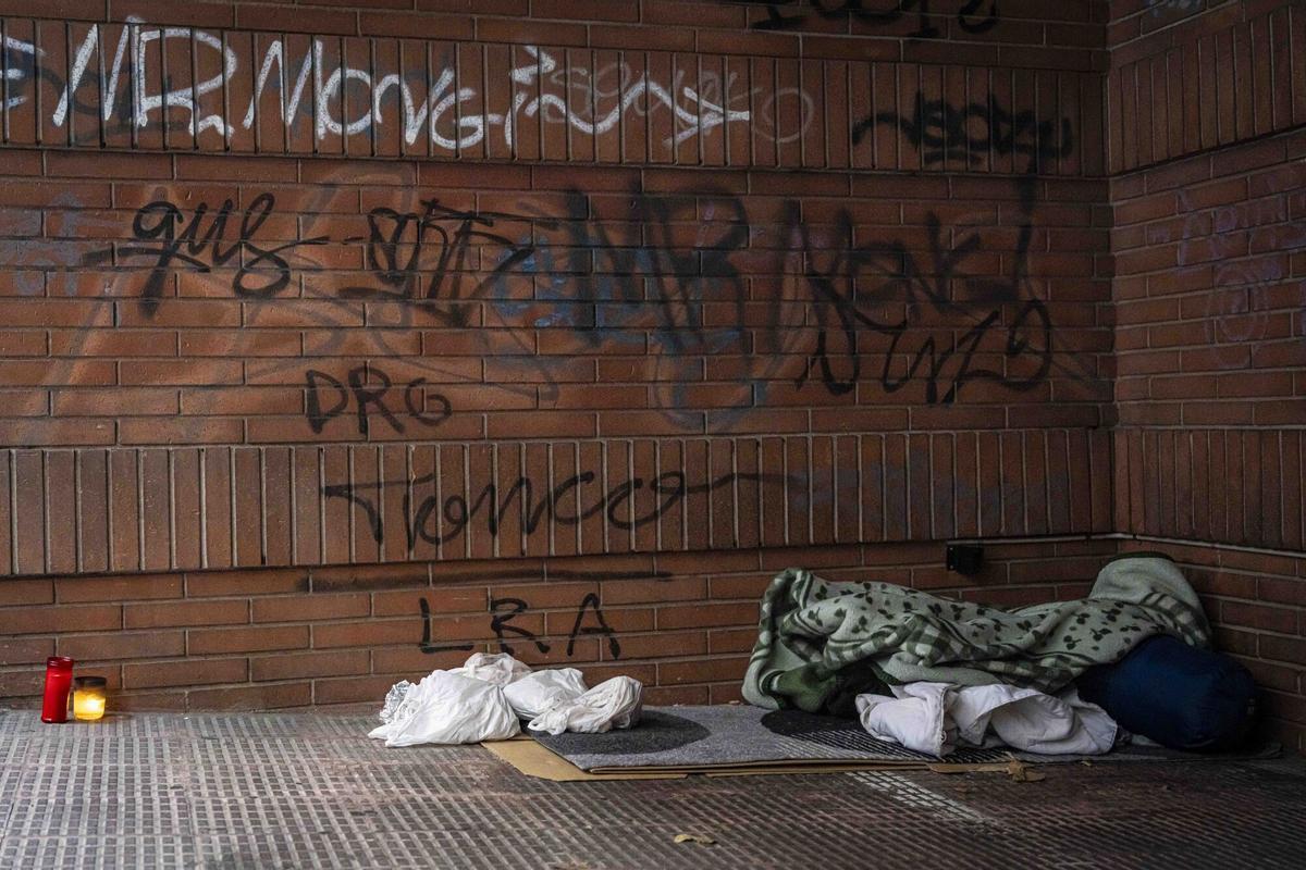 Sabater i Albiol s’enganxen en una polèmica sobre la xifra de persones sense sostre mortes aquest 2026 als carrers de Badalona