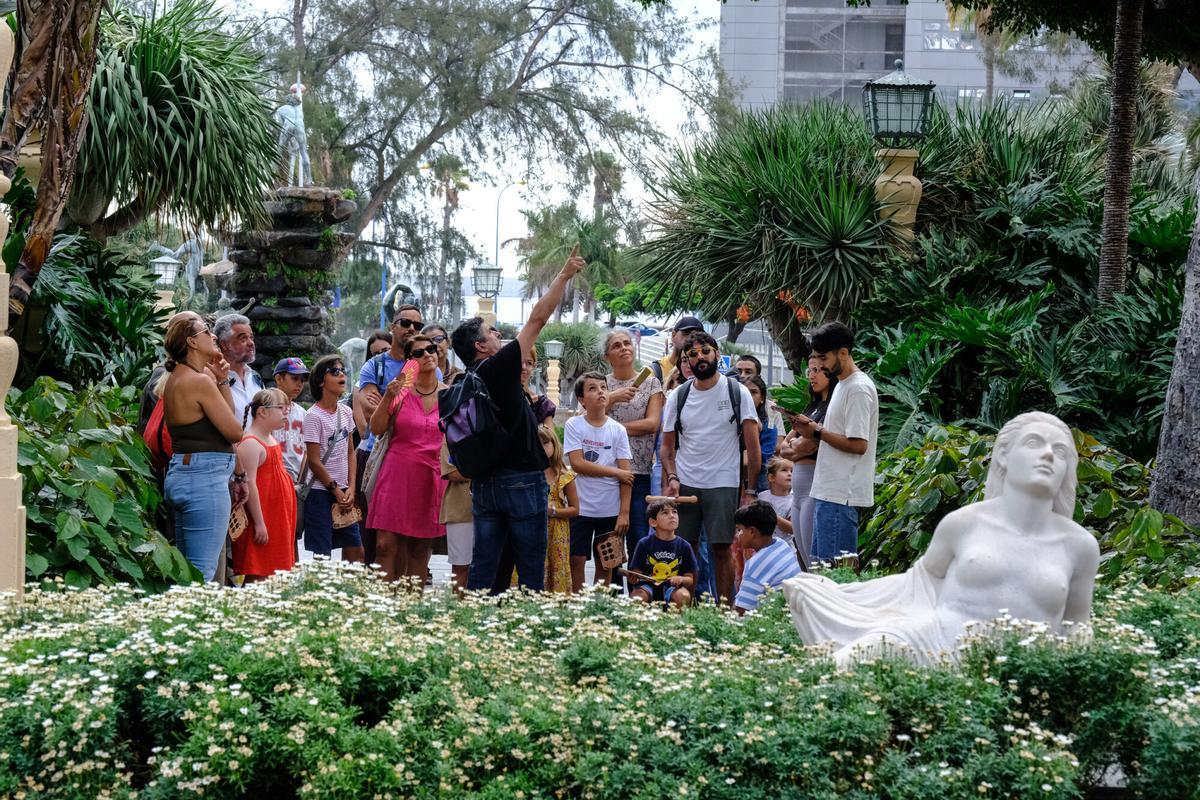 Actividad familiar en busca de los animales escondidos en Las Palmas de Gran Canaria