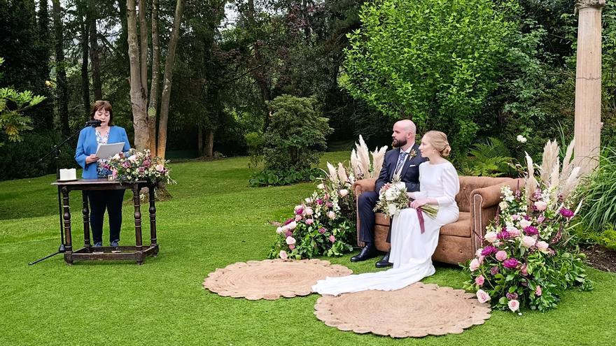 Una historia de amor con final feliz: la boda de Estefanía y Juan en el Palacio de Villabona