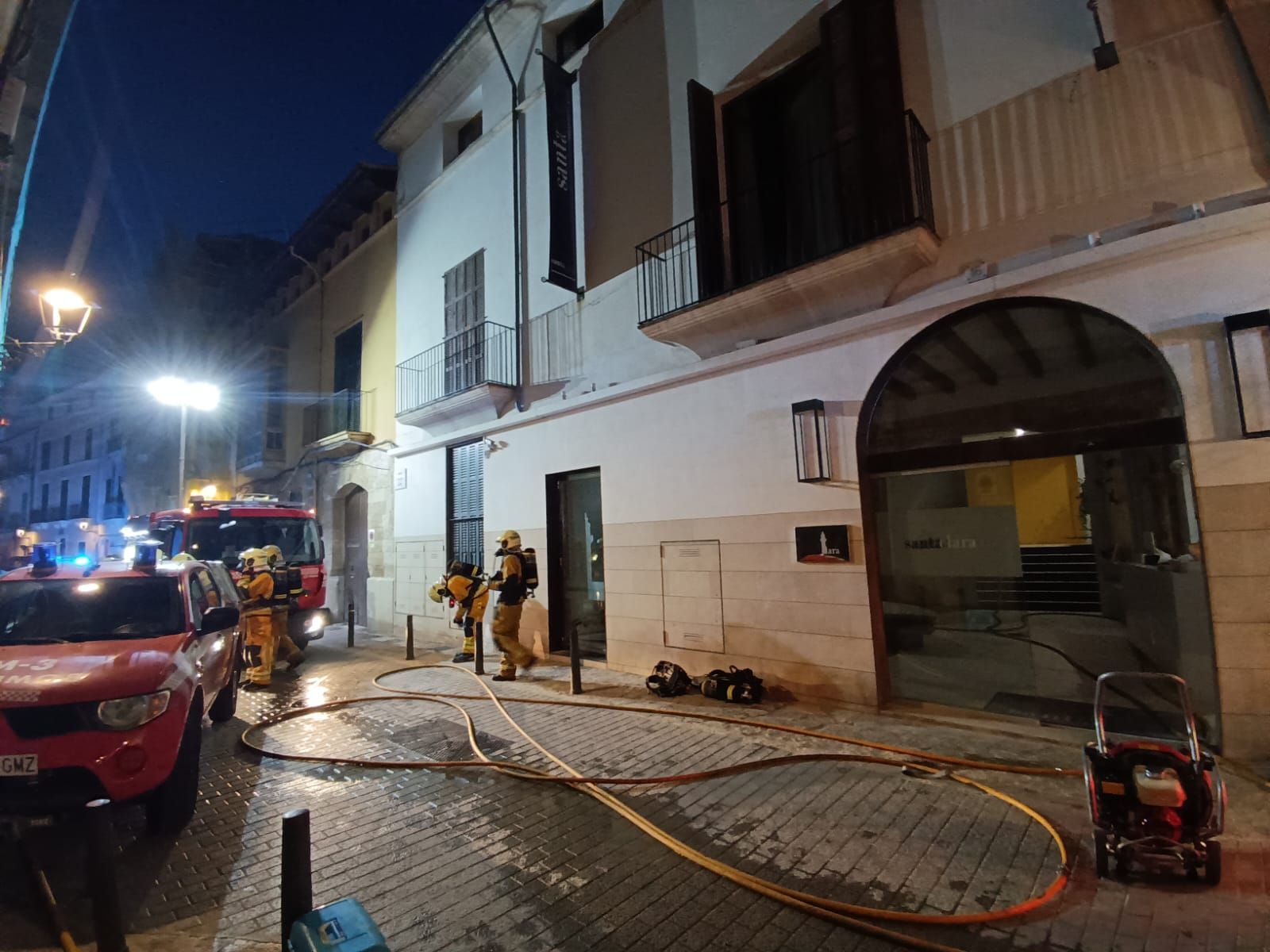 Desalojan un hotel del casco antiguo de Palma por un incendio en el spa