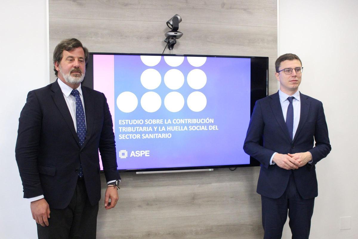 Carlos Rus (dcha.) presidente de ASPE, y Luis Mendicuti, director general de la patronal.