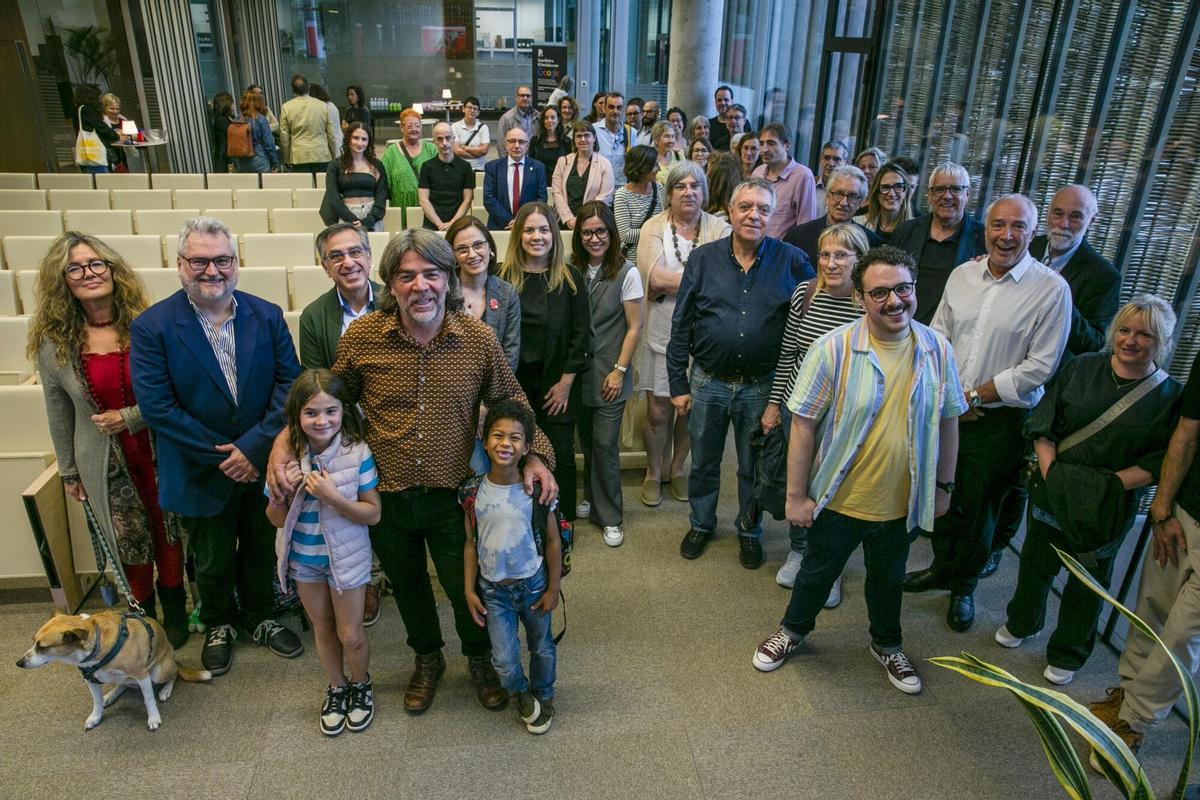 Barcelona 20/05/2025 Celebración del primer aniversario de SanaMente, en la sede de El Periódico, con invitados y brindis. Sanamente amb Fidel Masreal Fotografia de Joan Cortadellas