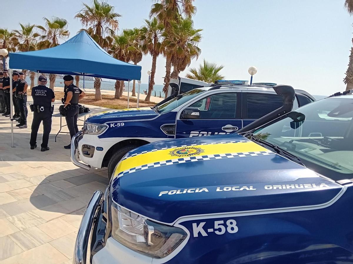 Agentes de la Policía Local en Orihuela Costa