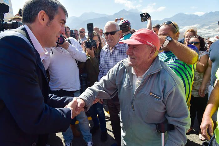 Apertura del primer tramo de la carretera de La ...