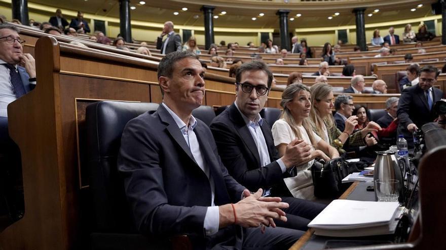 Sánchez alivia a un PSOE en la UVI: "Cogemos aire, pero el agua sube cada vez más"