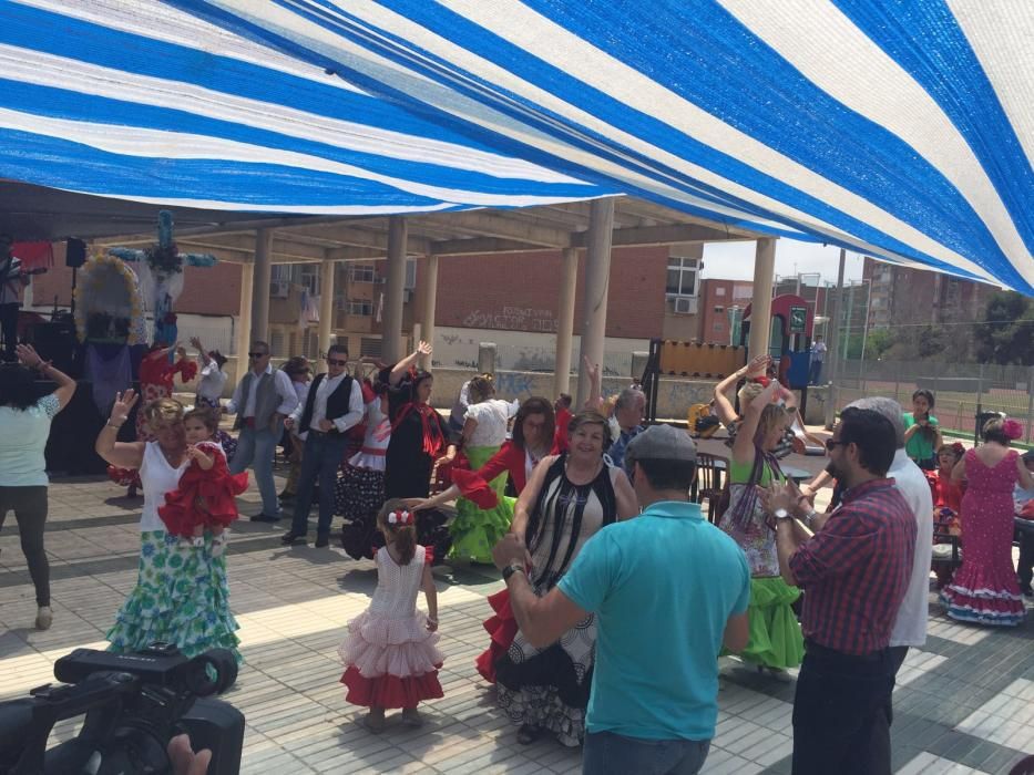 Éxito de la comida solidaria contra el cáncer en el Ensanche