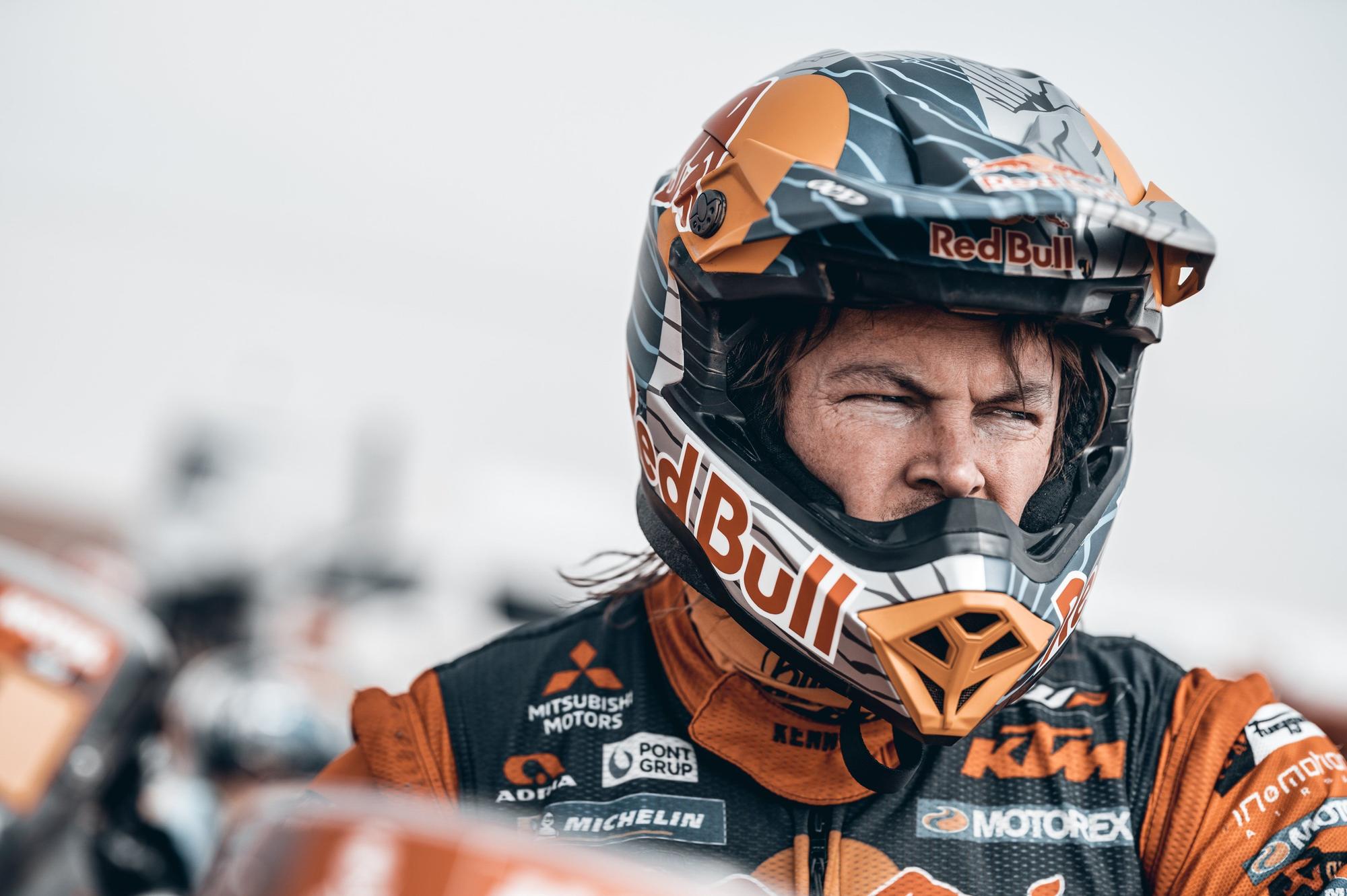 Price, doble vencedor del Dakar, abandona