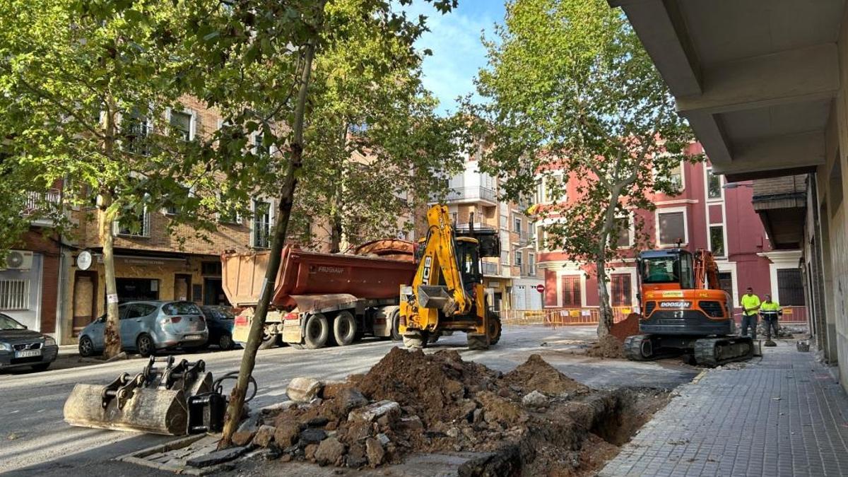 Las máquinas, esta tarde, en la plaza de Portugal de Badajoz.