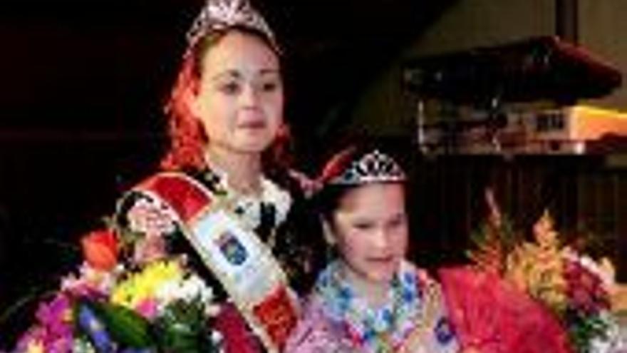 La coronación de nuevas reinas y damas enciende el Carnaval