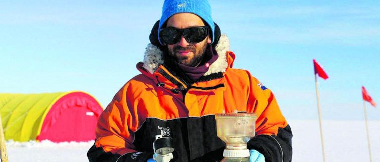 El investigador canario Federico Baltar, profesor de la Universidad de Viena, durante su estancia en La Antártida donde se desarrolló el estudio.