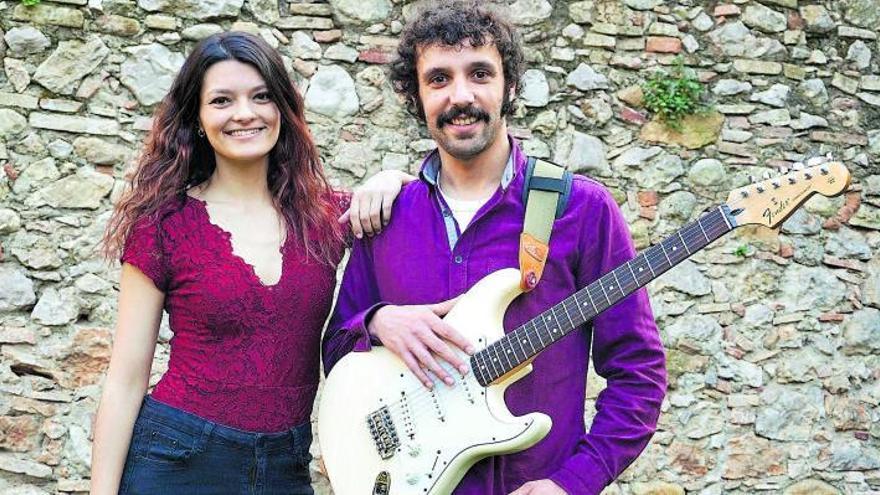 El duet Marta i Adrià actua al Miralles de Llançà