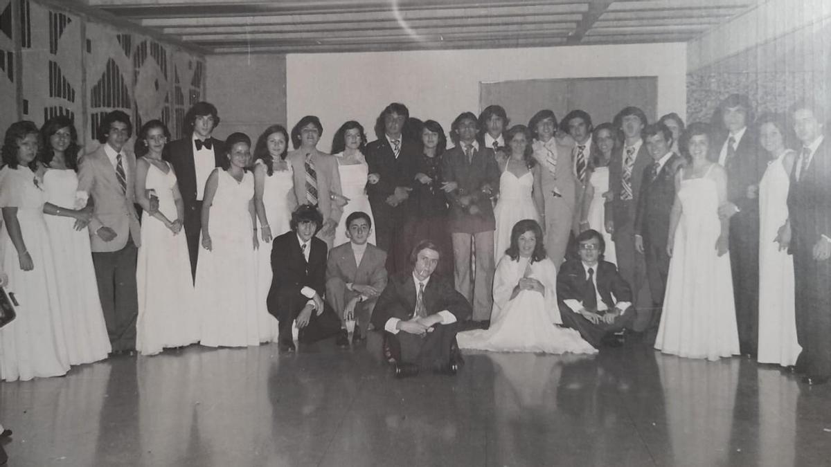 Los alumnos del colegio Diego de Losada de Caracas, en su graduación en el año 1975