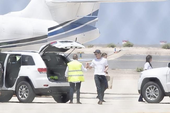 FUERTEVENTURA - Marion Cotillard y Brad Pitt  aterrizan en Fuerteventura - 23-05-16