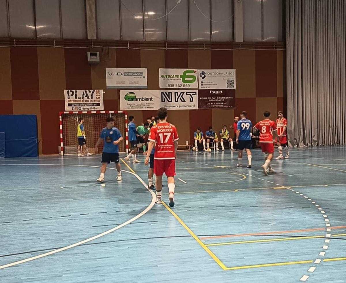 Moment del partit entre el Molins i el Covisa Manresa