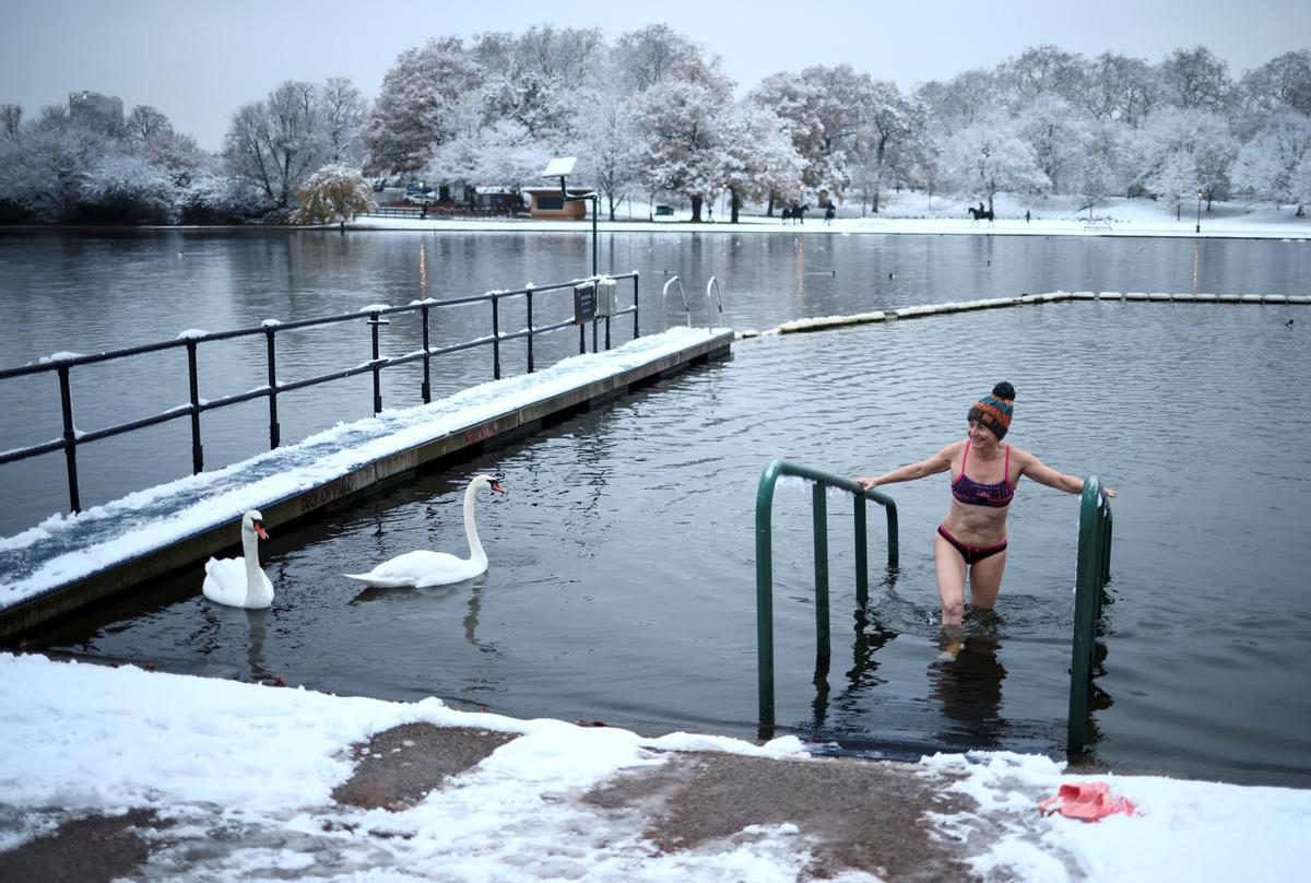 Baños helados en el lago Serpentine, en Londres