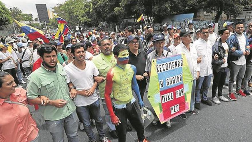 Guaidó fracasa en su llamamiento a la población a rodear los cuarteles