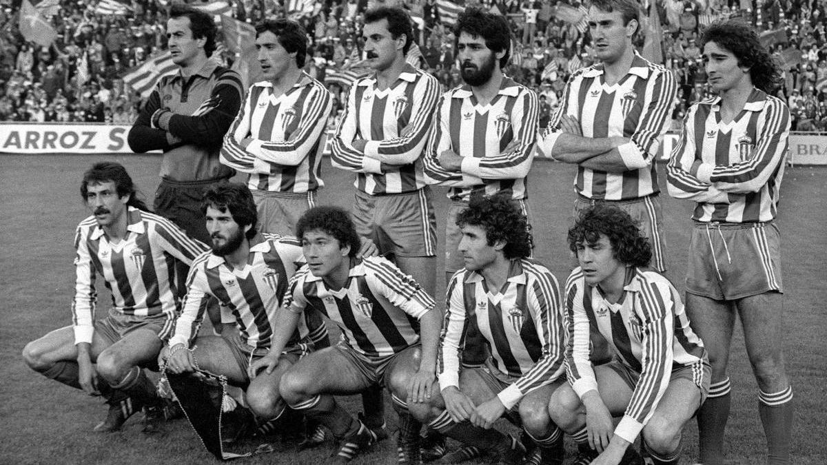 Formación inicial del Sporting en la final de Copa del Rey de 1982 ante el Real Madrid.