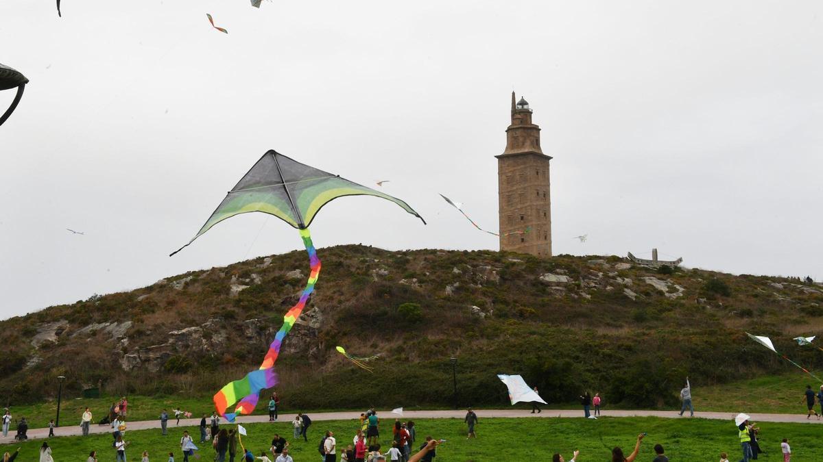 Cometas en el cielo de A Coruña para "visibilizar la situación" de la salud mental en Galicia: "Hay que invertir más. Las familias necesitamos recursos"