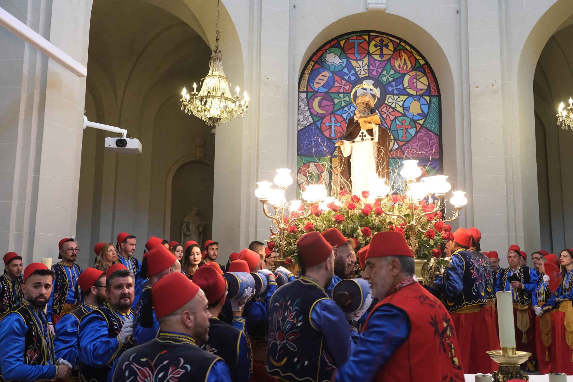 ¡Que viva Elda y San Antón!: Así ha sido el traslado del santo hasta la Iglesia de Santa Ana