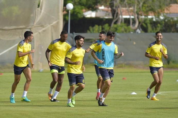 Entrenamiento de la UD en el campo de futbol del ...