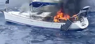 Los narcos que navegan cerca de Canarias tratan de destruir la droga y el barco si los sorprende Vigilancia Aduanera