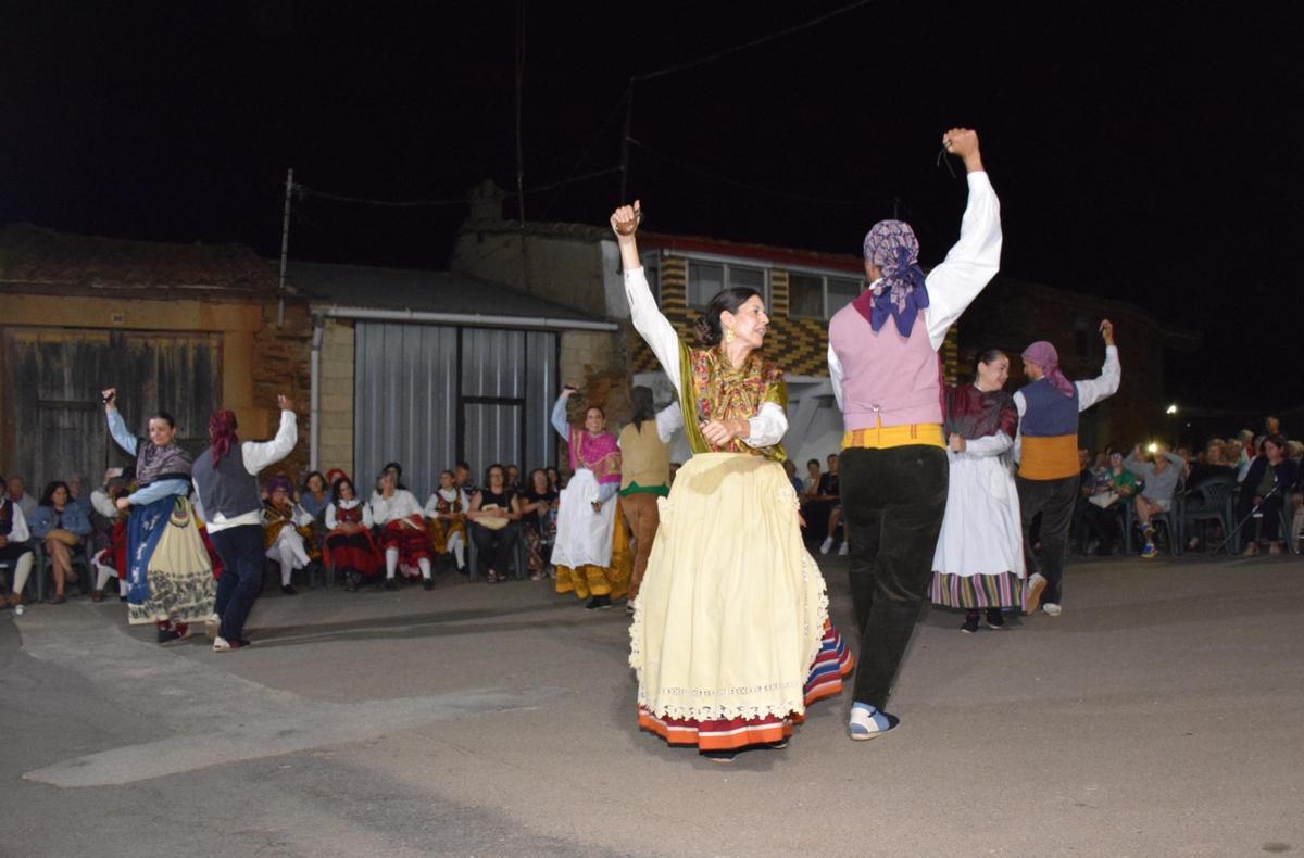 Folclore con acento transfronterizo en el Festival Internacional de de Aulas de Música de Aliste y Tras os Montes Folclore con acento transfronterizo en el Festival Internacional de de Aulas de Música de Aliste y Tras os Montes