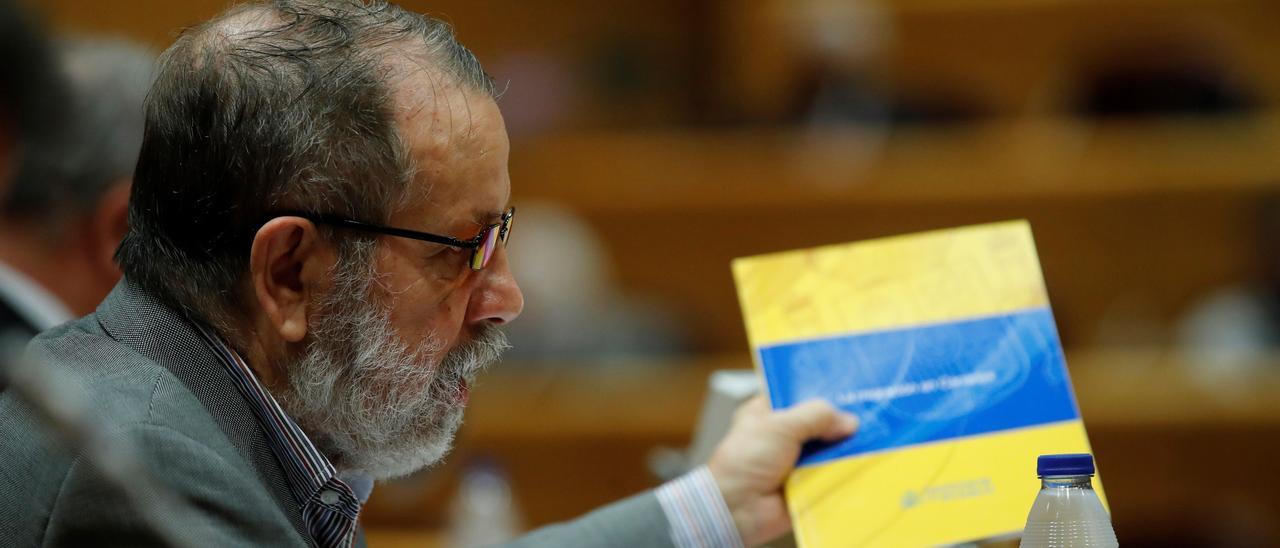 Fernández Marugán presenta el informe sobre la migración en Canarias en el Senado