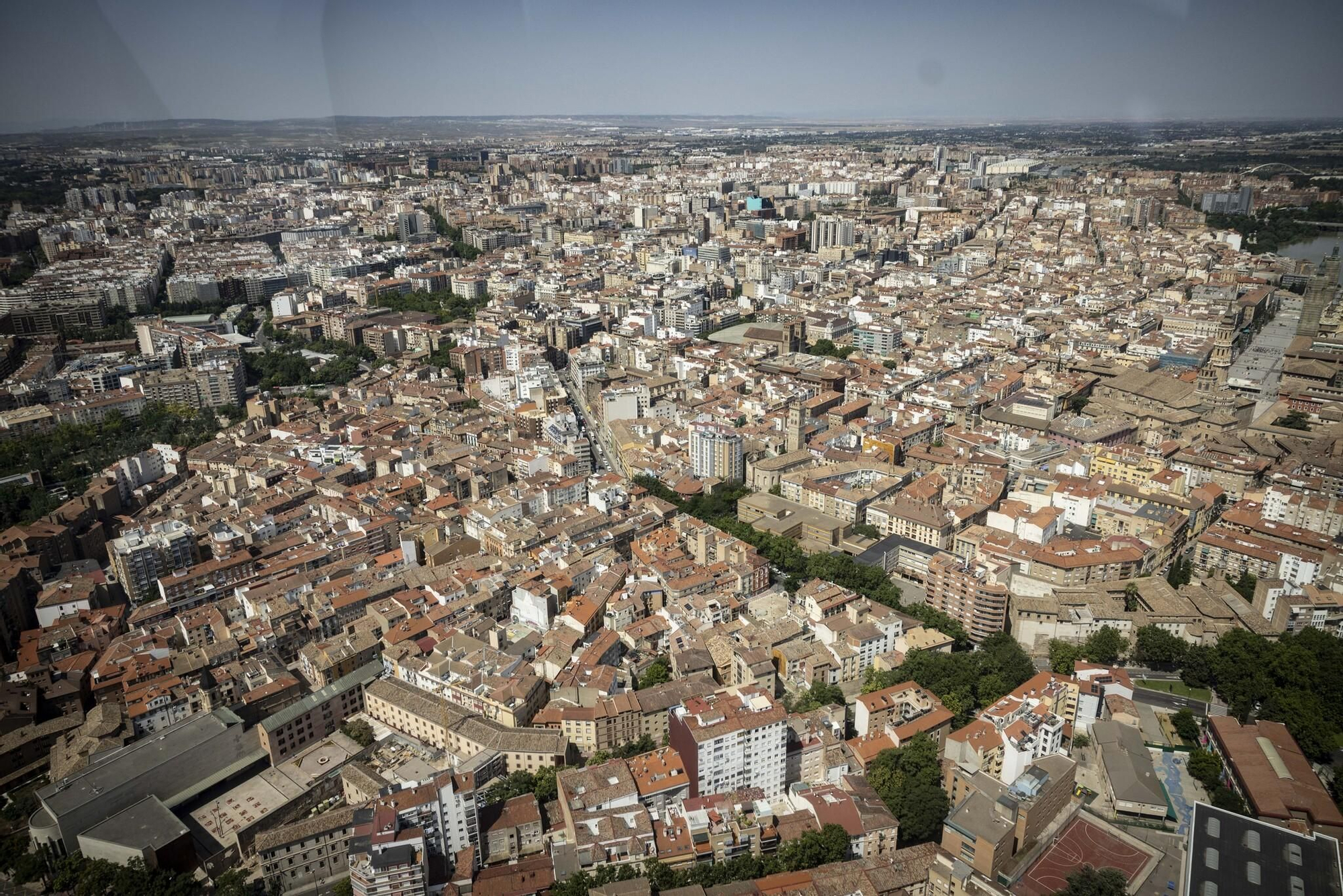 Así se ve Zaragoza desde el helicóptero de la Unidad Aérea de la Policía
