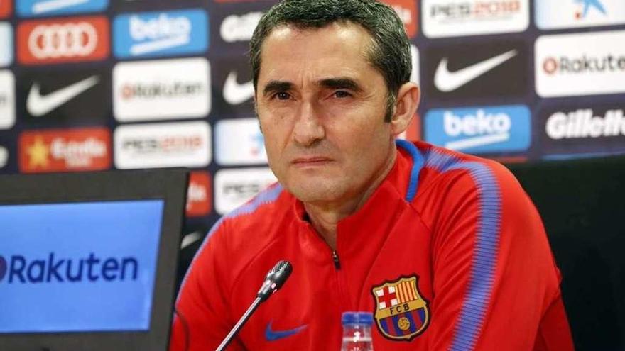 Ernesto Valverde, entrenador del Barcelona, durante la rueda de prensa de ayer.