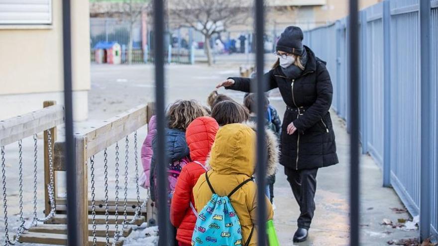 La nieve aún impide el paso en cuatro rutas escolares