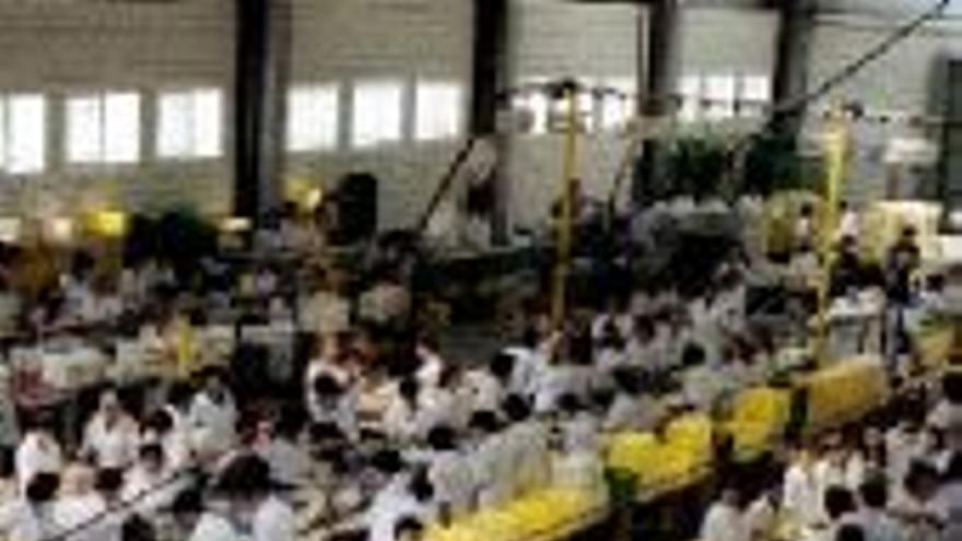 El PP negocia la apertura de una fábrica de zumos en Villanueva