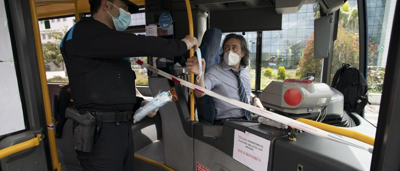 El uso del autobús urbano se desploma en Asturias: cae un 56,8% por la crisis sanitaria