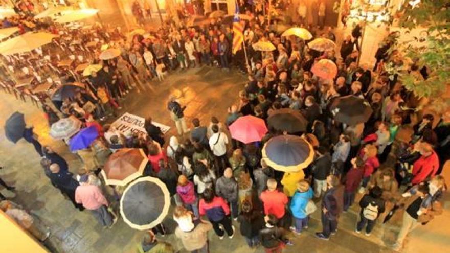 Concentració i cassolada a Blanes