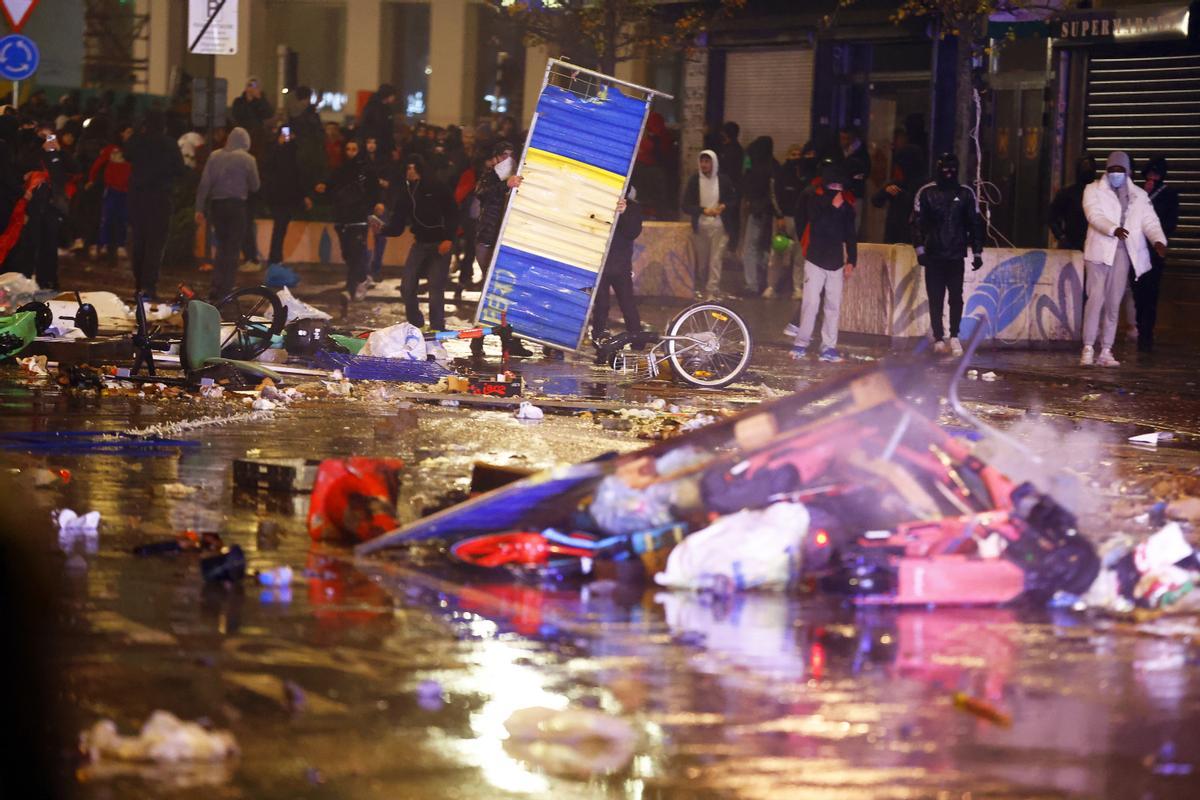 Disturbios en las calles de Bruselas tras la victoria de Marruecos ante Bélgica en el Mundial de Qatar.