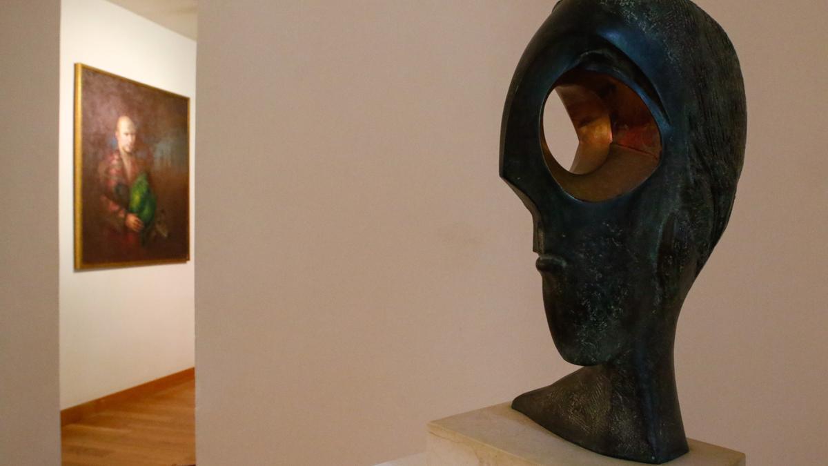 En la muestra también hay un espacio para la escultura