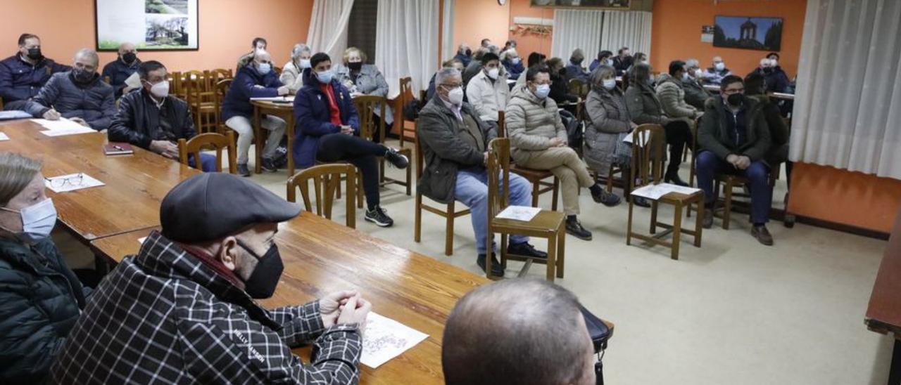 La reunión de ayer en la sede de la Federación “Les Caseríes”. | Á. González