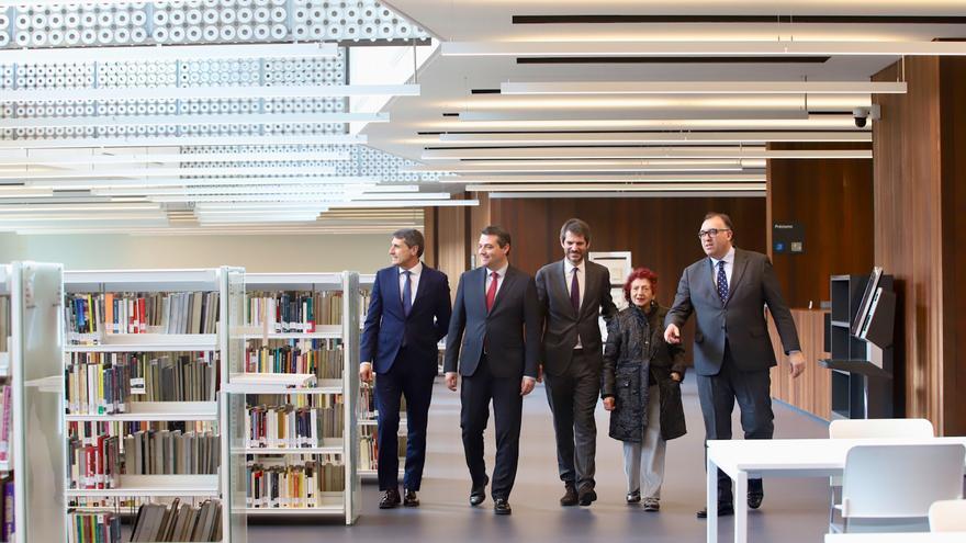 La biblioteca Grupo Cántico abre sus puertas