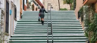 Escaleras mecánicas en dos calles calpinas