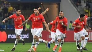 La alegría chilena tras lograr a través de los penaltis el pase a la semifinal de la Copa América.