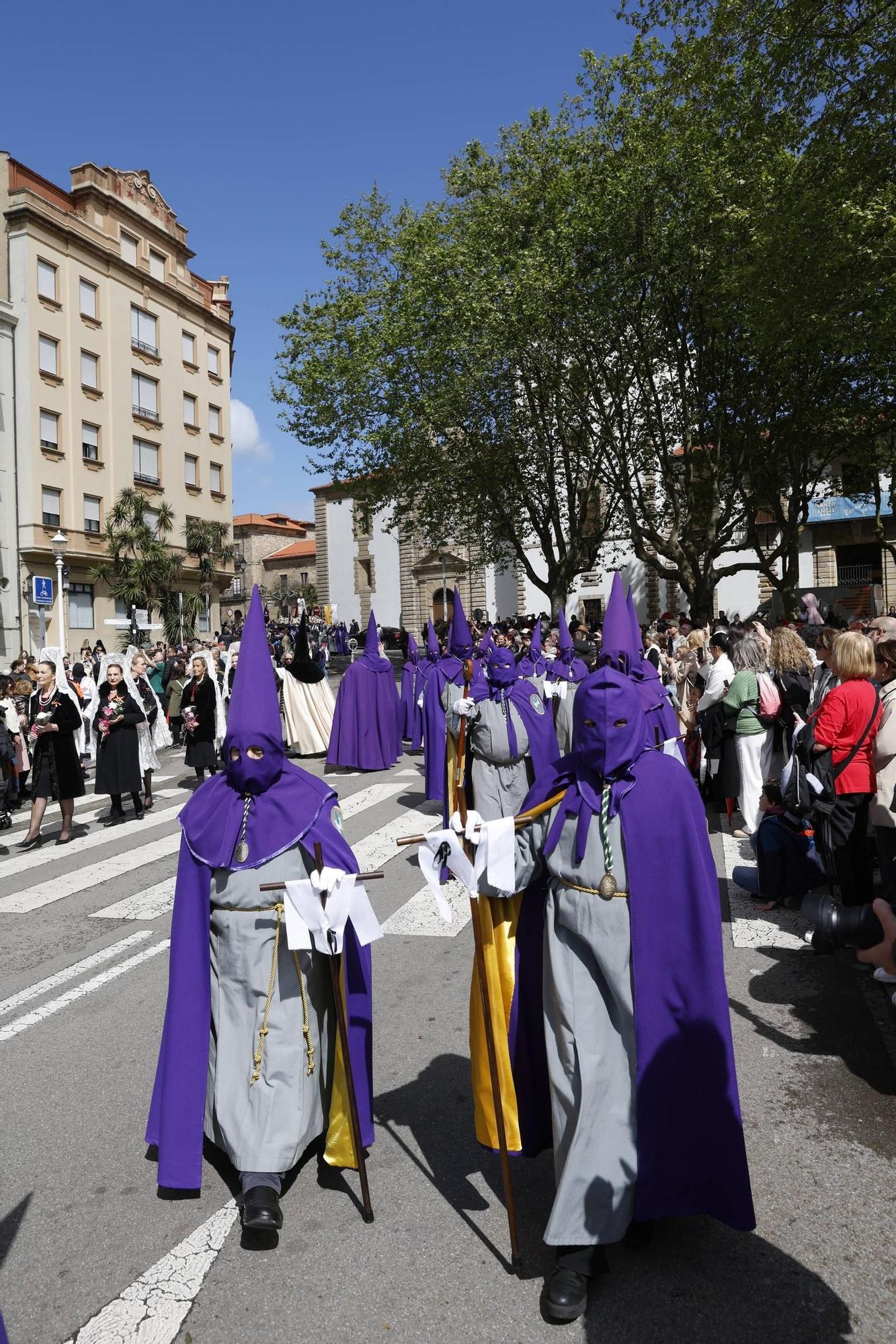Así fue la procesión del Encuentro del Domingo de Resurrección en Gijón (en imágenes)