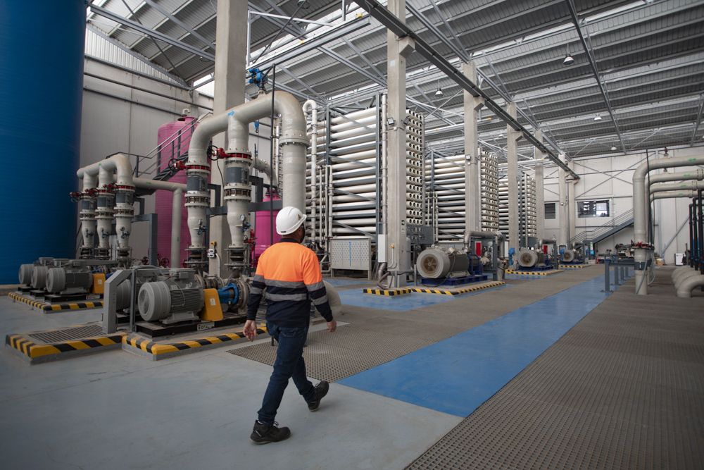 Entramos en la desalinizadora de Sagunt con la que se pretende abastecer de agua a Cataluña