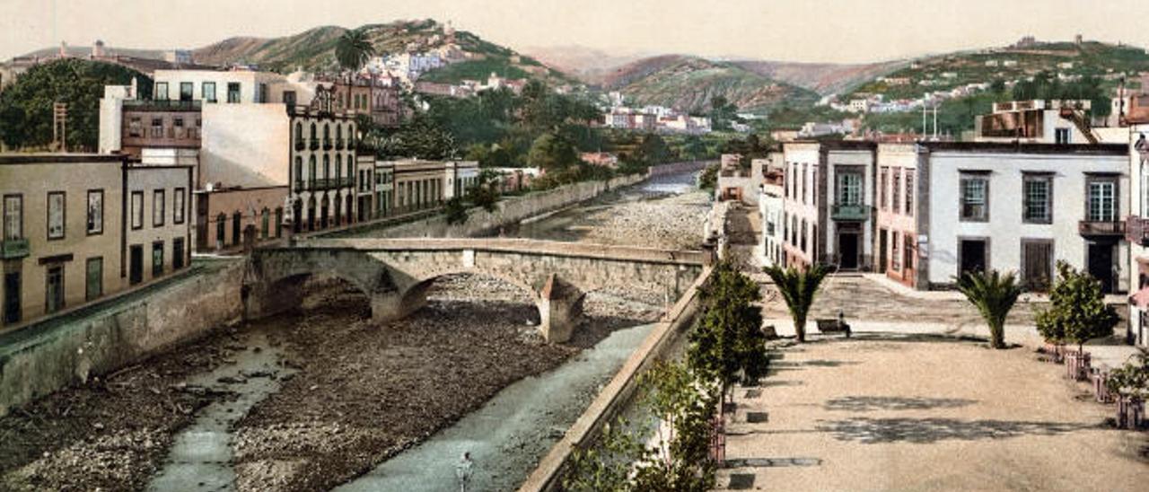 El barranco Guiniguada y su Puente de Piedra, fotografiados por Carl Norman en 1893.