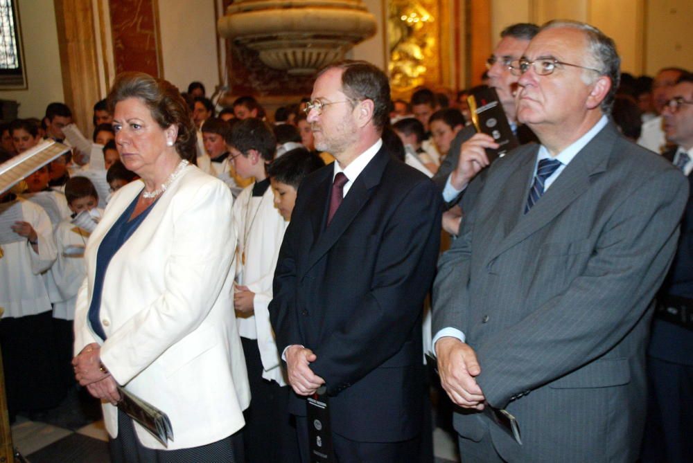 Inauguración de las puertas de bronce de la Basílica en 2005