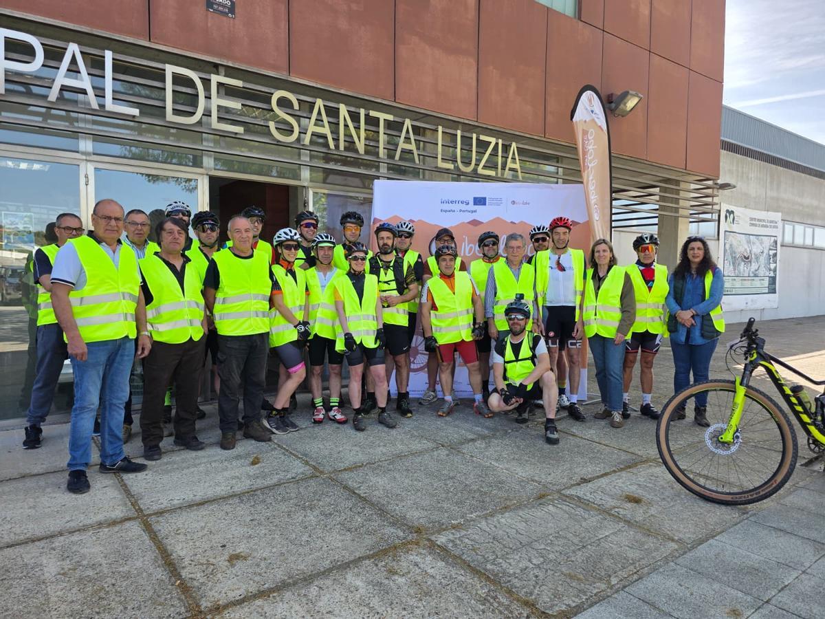 GALERÍA | El ciclismo y el Duero unen La Raya